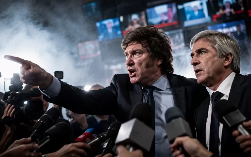 Furia libertaria contra el monopolio de la mentira medi&aacute;tica