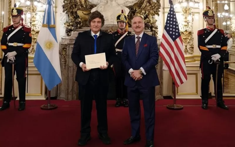 Milei recibi&oacute; al embajador de EE.UU. en Olivos