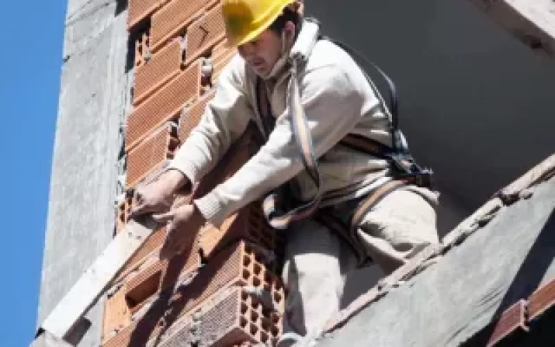 Industria y construcci&oacute;n rebotaron en marzo y Caputo apuesta a acelerar la recuperaci&oacute;n