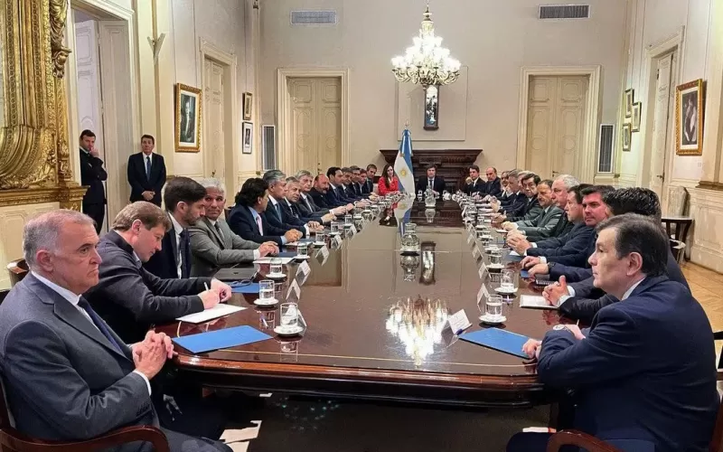 Milei negocia alianzas con gobernadores para 2027