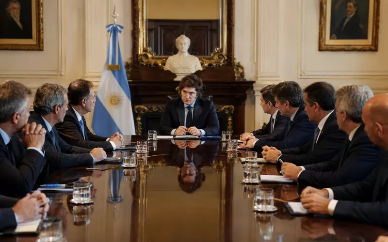 Cumbre en Casa Rosada: la Regi&oacute;n Centro negocia tarifas, obras y las PASO
