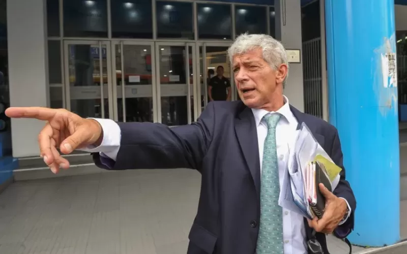 C&uacute;neo Libarona confirm&oacute; que sigue como ministro y acelera la reforma penal