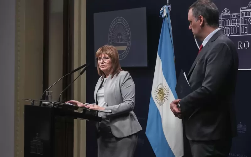Adorni se pinch&oacute; y Bullrich sali&oacute; a jugar sin pedir permiso