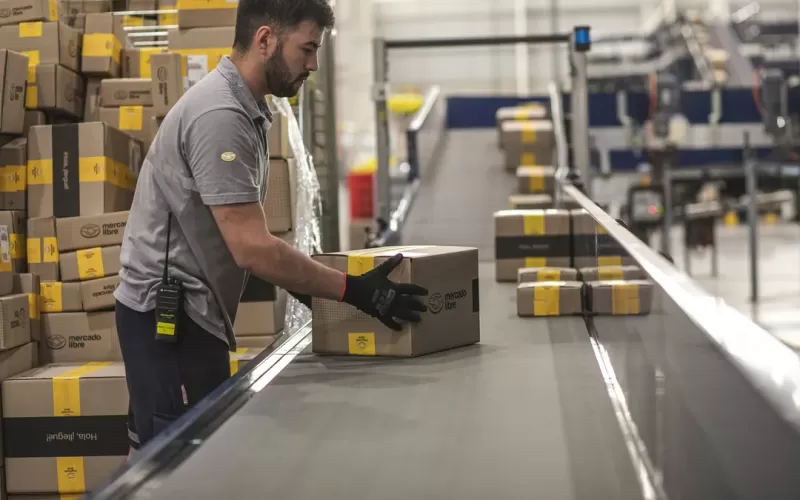 Artefacto explosivo en dep&oacute;sito de Mercado Libre en el Mercado Central activa alarma en PBA