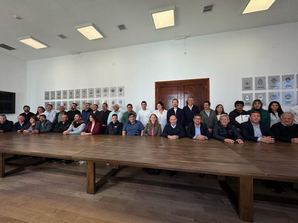 Salud presentó la nueva sala de situación del dengue y designó al médico  experto | Argentina.gob.ar